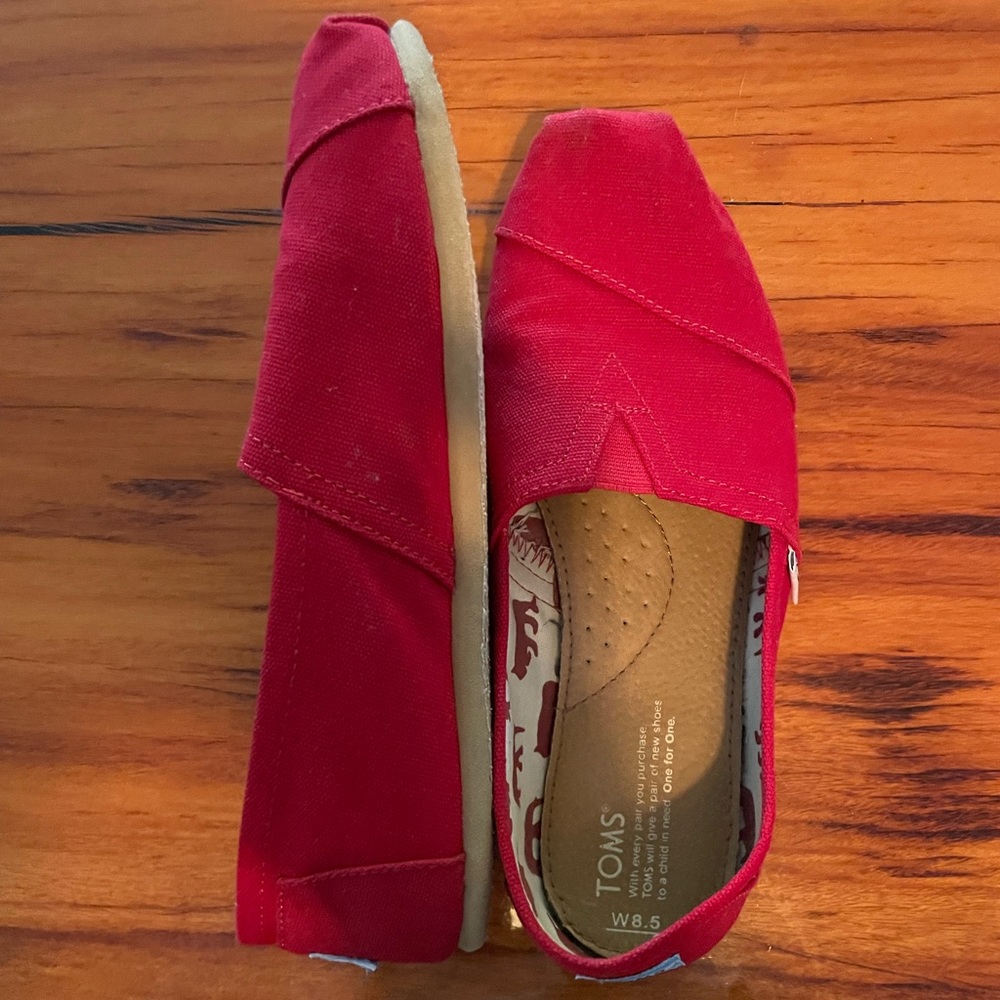 Toms